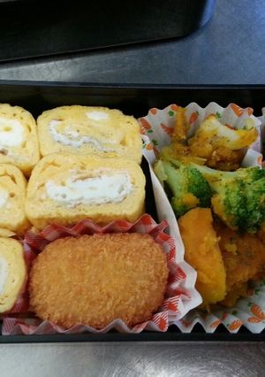時短！お弁当に白身が真ん中の卵焼き-レシピのメイン写真