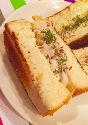 ツナとシャキシャキ玉ねぎカレー風味サンド-レシピのメイン写真