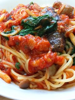 しめじとほうれん草のトマトソースパスタ-レシピのメイン写真