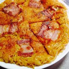 รูปของ チキンラーメンのピザ風