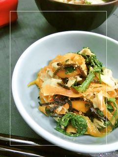 春菊と人参と湯葉の塩昆布胡麻和え-レシピのメイン写真