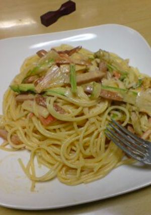 キムチとアスパラの味噌クリームパスタ-レシピのメイン写真