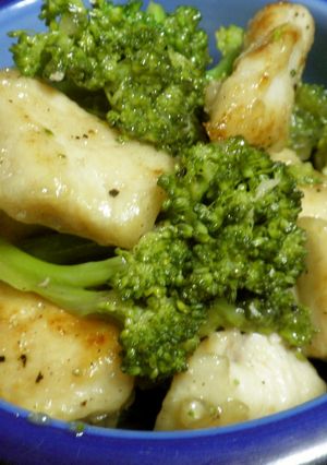 ブロッコリーと鶏肉の炒め物-レシピのメイン写真