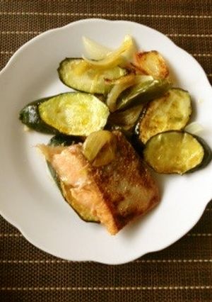 塩麹鮭とズッキーニのソテー-レシピのメイン写真