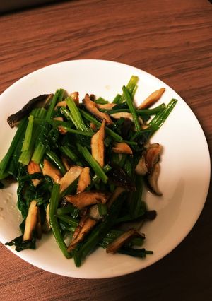 しいたけとほうれん草の塩バター炒め-レシピのメイン写真