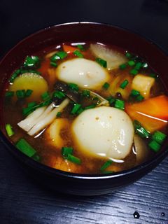 ツナ団子入り!ほっこり〜な具沢山味噌汁-レシピのメイン写真