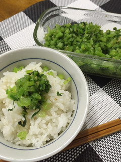 ご飯・お弁当のお供に!かぶの葉炒め-レシピのメイン写真