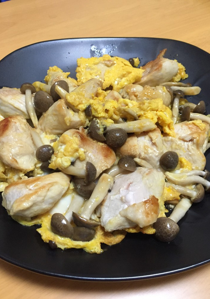 とりムネ肉とキノコのたまごとじ-レシピのメイン写真