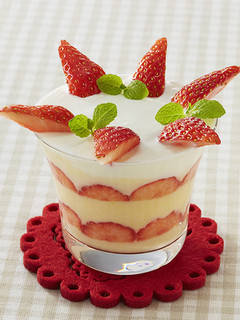 ヨーグルトアート いちごショートケーキ-レシピのメイン写真