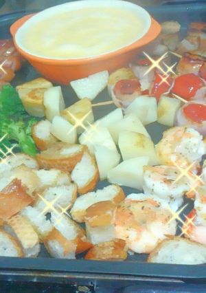 アツアツ!ホットプレートチーズフォンデュ-レシピのメイン写真