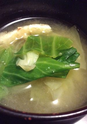 キャベツと油揚げのお味噌汁-レシピのメイン写真