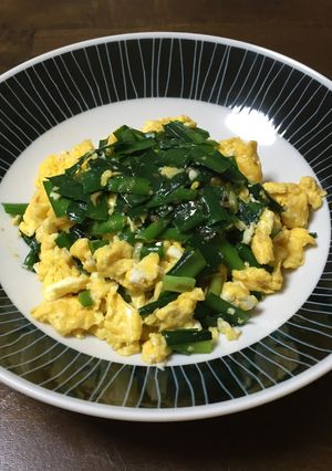 創味シャンタンDXでニラと卵の炒め物-レシピのメイン写真