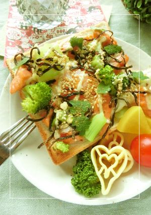 鮭×目玉焼き×ブロッコリーの和トースト-レシピのメイン写真