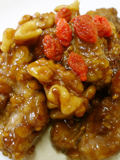 漢方医お勧め薬膳!クルミと豚肉の黒酢炒め-レシピのメイン写真
