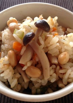 しめじと豆の炊き込みごはん-レシピのメイン写真
