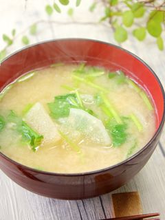 酒粕入りで大根と三つ葉の味噌汁-レシピのメイン写真