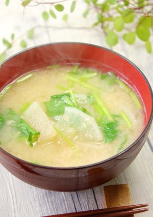 酒粕入りで大根と三つ葉の味噌汁-レシピのメイン写真