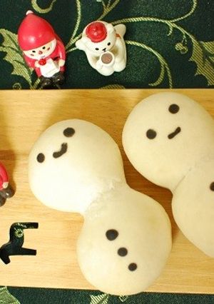 しっとり♡雪だるマン！！な白パン-レシピのメイン写真