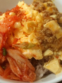 残り物で簡単に☆ピリ辛な三色丼-レシピのメイン写真