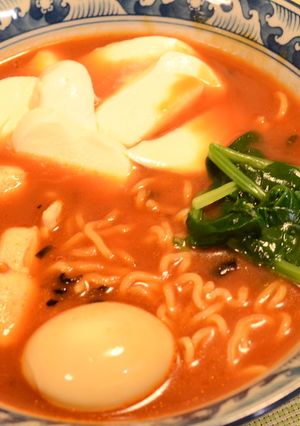渋谷の某店みたいなチーズトマトラーメン-レシピのメイン写真