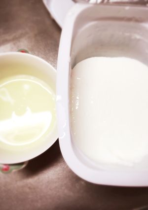 超簡単☆道具不要！ヨーグルトの水切り-レシピのメイン写真
