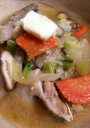 鮭と野菜のにんにくバター味噌汁石狩鍋風-レシピのメイン写真