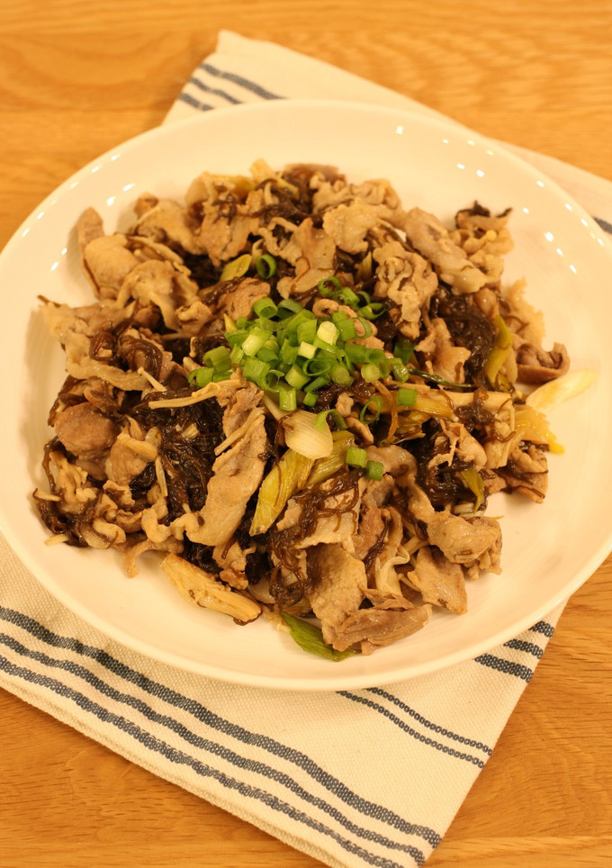 簡単！もずくと豚肉のポン酢炒め-レシピのメイン写真