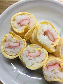 卵でロール寿司(かにかま)-レシピのメイン写真
