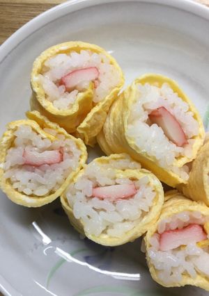 卵でロール寿司(かにかま)-レシピのメイン写真