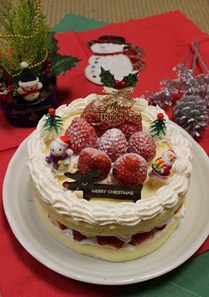 市販のスポンジでズボラなクリスマスケーキ-レシピのメイン写真