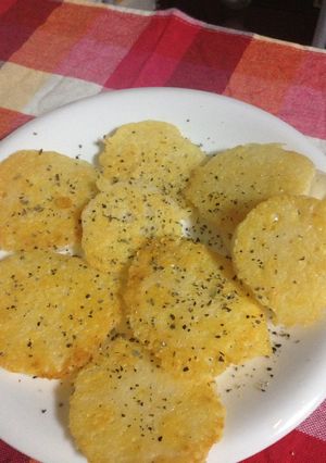 れんこんのチーズカリカリ焼きおつまみ-レシピのメイン写真