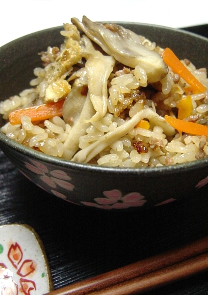 舞茸と挽き肉の炊き込みご飯-レシピのメイン写真