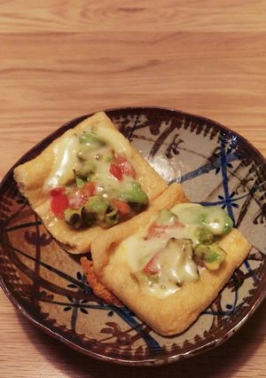 トマトとアボカドの油揚げチーズ焼き-レシピのメイン写真