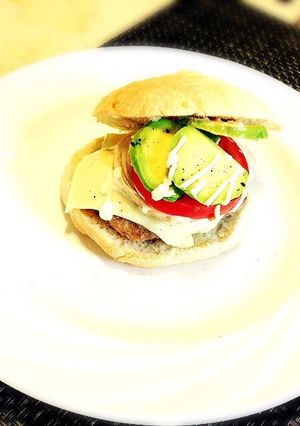 創味シャンタンDX入りパテでハンバーガー-レシピのメイン写真