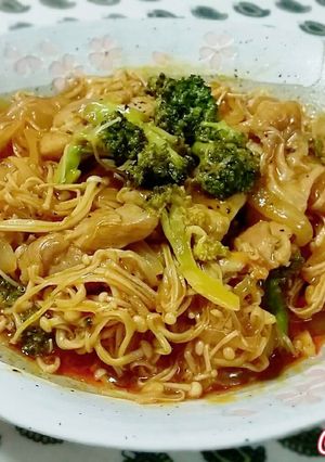 鶏むね肉とエノキのケチャカレー炒め♪-レシピのメイン写真