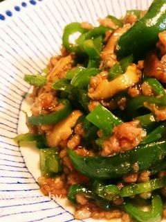 シンプルな材料で!ピーマンとひき肉炒め-レシピのメイン写真