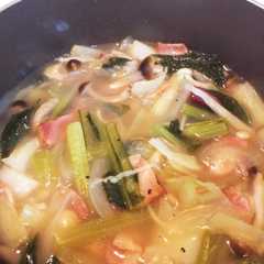 รูปของ ベーコンとたっぷり野菜のヨーグルトスープ