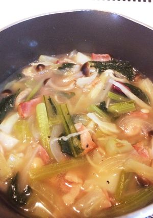 ベーコンとたっぷり野菜のヨーグルトスープ-レシピのメイン写真