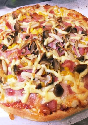 簡単！コーン・しめじ・ベーコンのピザ-レシピのメイン写真