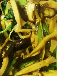 【糖質制限】きのこと小松菜の醤油炒め-レシピのメイン写真