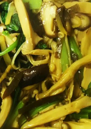 【糖質制限】きのこと小松菜の醤油炒め-レシピのメイン写真