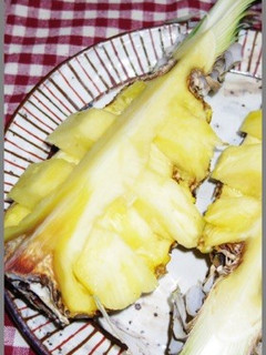 パイナップルの切り方!簡単な飾り切りだよ-レシピのメイン写真