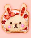 HBでうさぎの苺とホイップ・サンドイッチ
