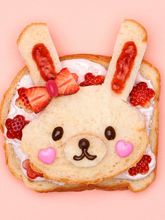 HBでうさぎの苺とホイップ・サンドイッチ-レシピのメイン写真
