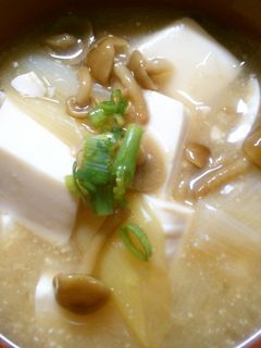 簡単とろとろ!なめこと豆腐ネギのお味噌汁-レシピのメイン写真