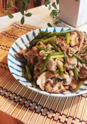5分で完成!豚肉とにんにくの芽炒め-レシピのメイン写真
