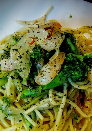 エビとブロッコリーのアヒージョ風パスタ-レシピのメイン写真
