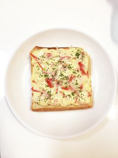 目玉焼きで!かにかまトースト-レシピのメイン写真