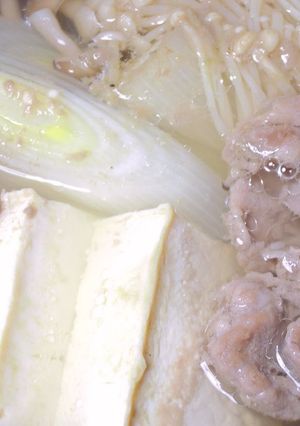 冬にお手軽あったか！ 昆布茶で肉湯豆腐鍋-レシピのメイン写真