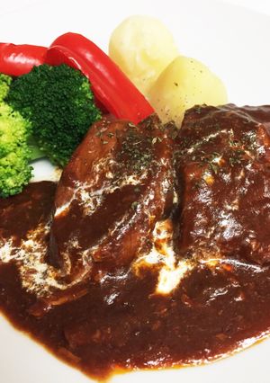 簡単♪豚ヒレ肉のデミグラスソース煮込み♡-レシピのメイン写真